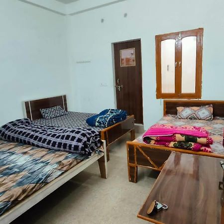 Gopal Sadan-2 Apartment วรินดาวัน ภายนอก รูปภาพ
